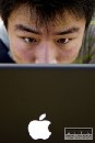 Čína sprísňuje boj proti online pornu, vyhráža sa aj gigantom
