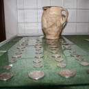 Poklad 1658 strieborných mincí z Horelice