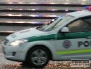Po zrke vodiky s policajnou kolnou obvinili policajta