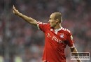 Robben si proti Juventusu poranil prav koleno