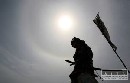 Pravicov nacionalista spchal pred parlamentom harakiri