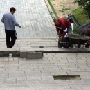 Schody smerujce k Matinmu nmestiu v adci prechdzaj v tchto doch iastonou rekontrukciou