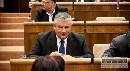 SNS zbiera v parlamente podpisy pod petciu