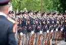 Nová uniforma čestnej stráže má baletné rukávy a zlatú viazanku