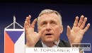 Topolánkova vláda čelí pokusu o vyslovenie nedôvery