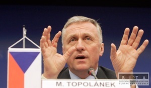 Topolánkova vláda čelí pokusu o vyslovenie nedôvery