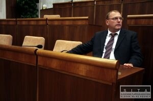 Vážny chce podpísať koncesnú zmluvu pre D1 do 15. apríla