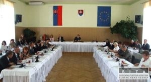 Samospráva chce 100 percent daní z príjmov fyzických osôb