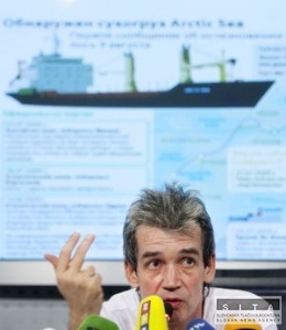 Novinár, ktorý písal o Arctic Sea, utiekol z Ruska