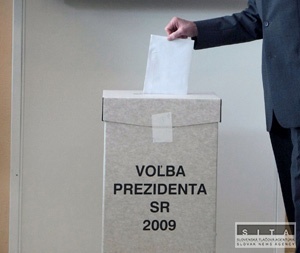 Po sčítaní hlasov zo 17 okrskov na čele Ivan Gašparovič