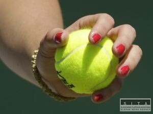 epelov vypadla v 1. kole dvojhry dievat na Wimbledone