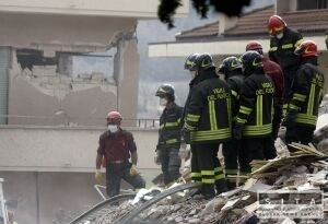 Počet obetí zemetrasenia v Taliansku sa opäť zvýšil, je ich už 250